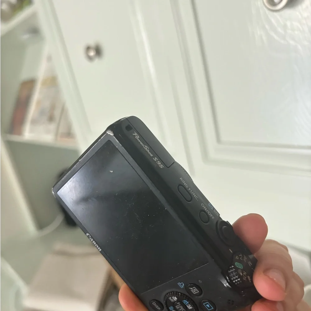 Canon S95 - SELLING FOR PARTS